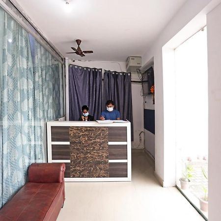 Aero Home Stay- Bed & Breakfast New Delhi Eksteriør billede