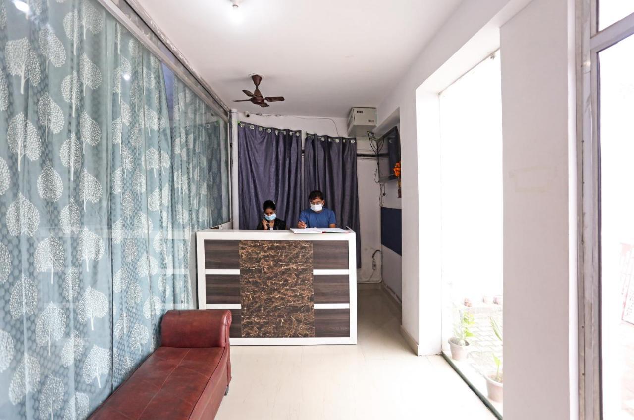 Aero Home Stay- Bed & Breakfast New Delhi Eksteriør billede